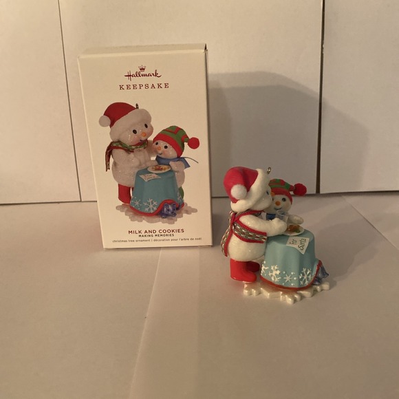 12th Making Memories MILK AND COOKIES 2019 Hallmark Ornament Snowman Cat - Picture 2 of 5